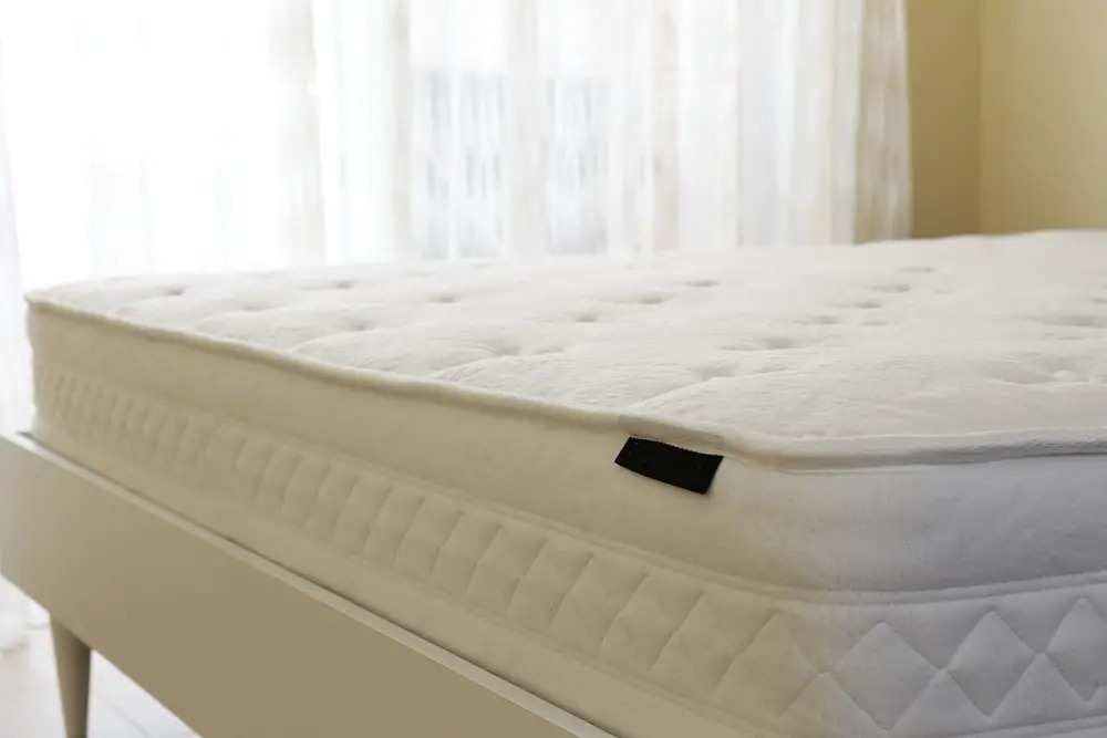 how-to-clean-a-mattress-topper-a-homeowners-guide